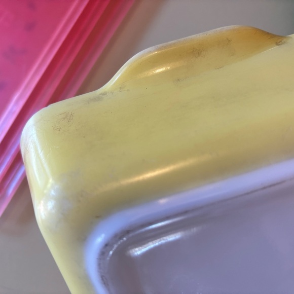 Vintage 503 Pyrex Yellow Refrigerator Dish 1.5 Quart with Ribbed Lid. - Picture 6 of 7